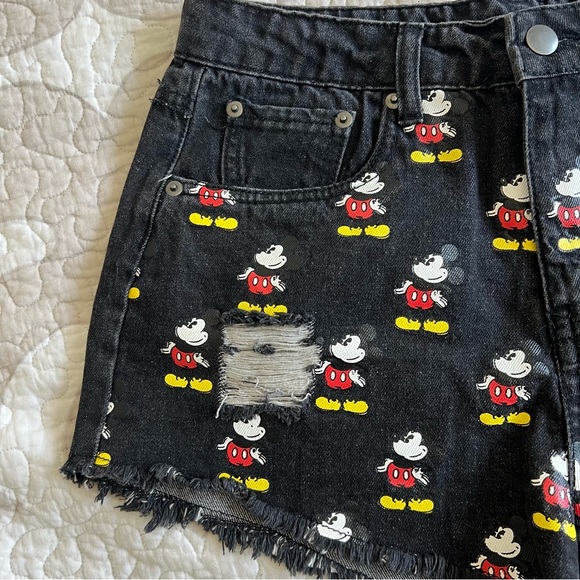Disney Black Mickey Mouse Distressed Denim Jean Shorts Size 28 - Picture 8 of 8
